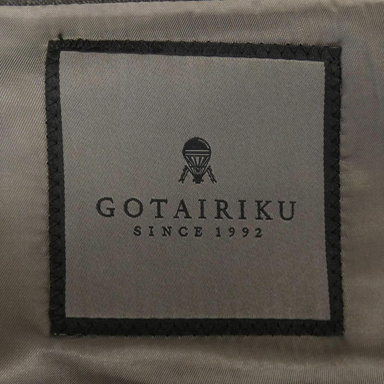 GOTAIRIKU スーツ