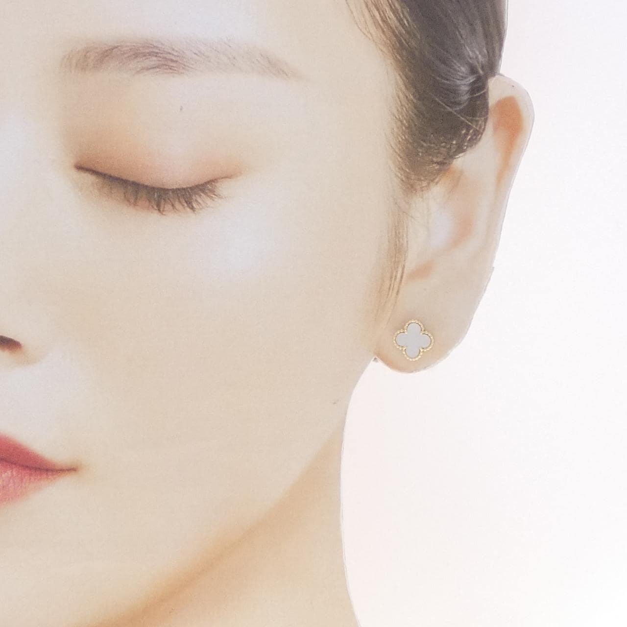 ヴァンクリーフ&アーペル スウィートアルハンブラ ピアス