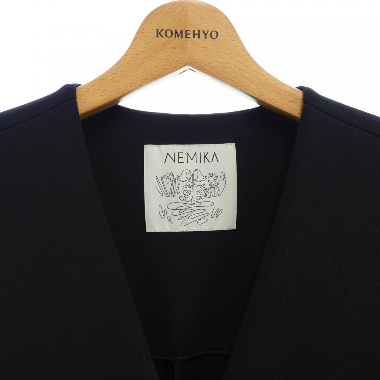 ネミカ NEMIKA ベスト