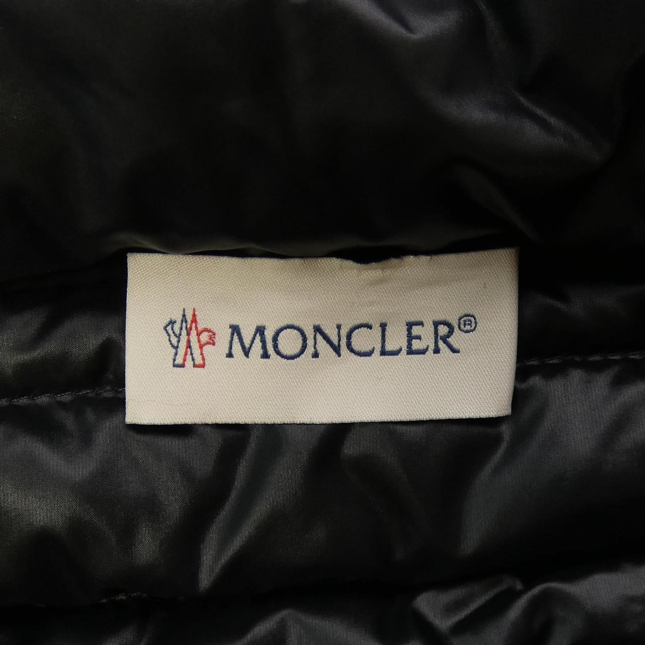 モンクレール MONCLER ダウンジャケット