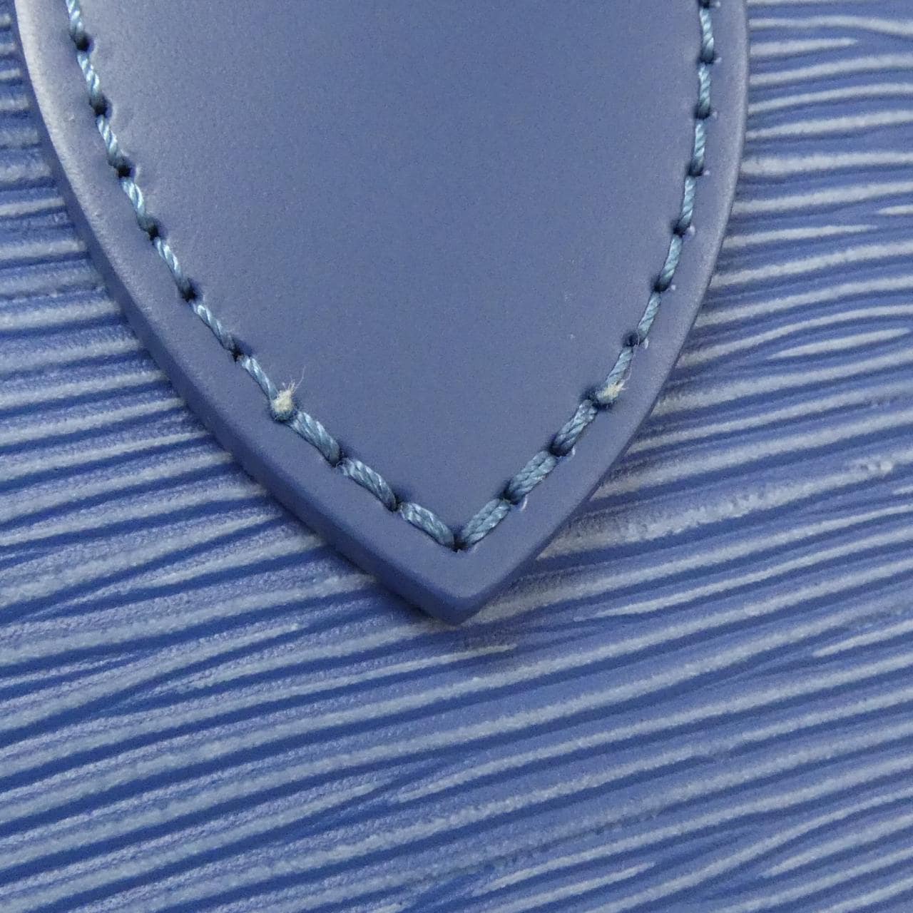 ルイヴィトン エピ ネヴァーフル MM M14856 バッグ