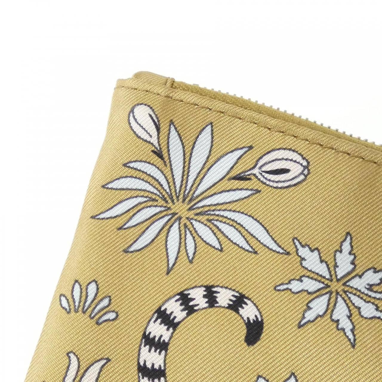 エルメス LES LEOPARDS シルキー ポケット 083771CK ポーチ