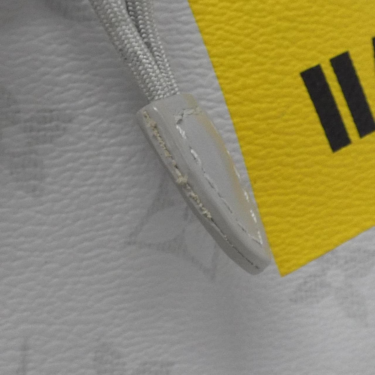 LOUIS VUITTON白色Monogram Logo 粉筆奈米包 M44631 單肩包