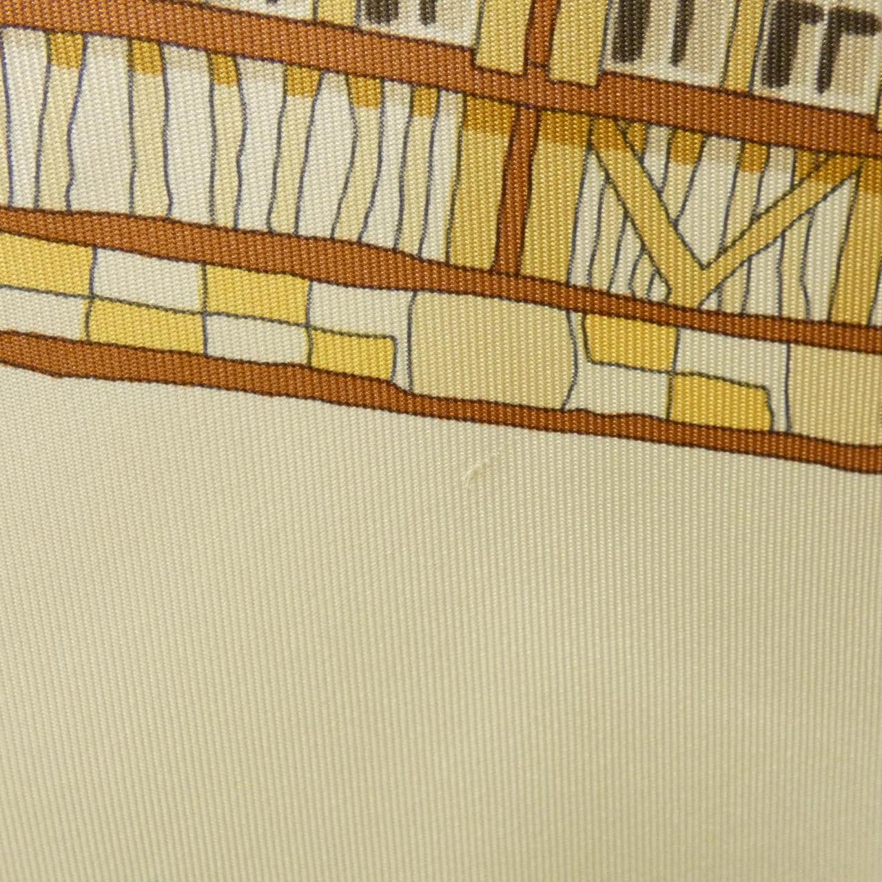 エルメス CHARMES DES PLAGES NORMANDES カレ スカーフ