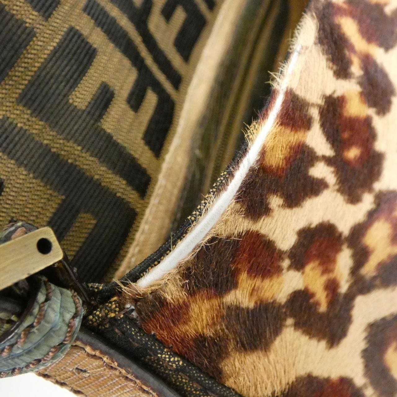 【ヴィンテージ】フェンディ バゲット 8BR000 O38 ショルダーバッグ