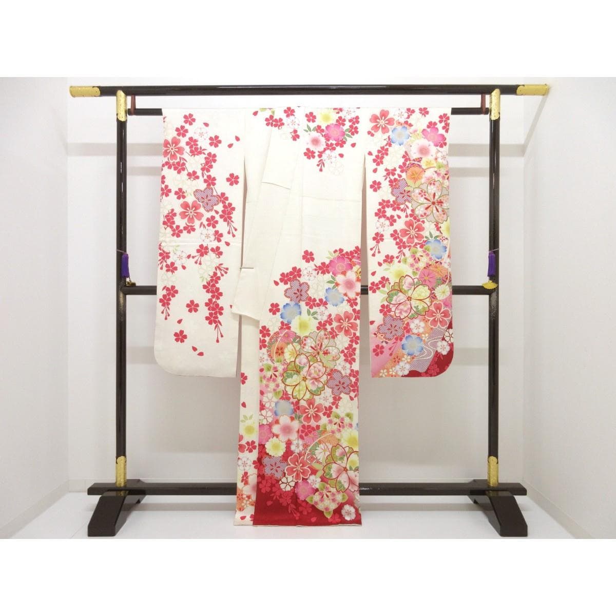 振袖　友禅金彩加工　刺繍入りボカシ染