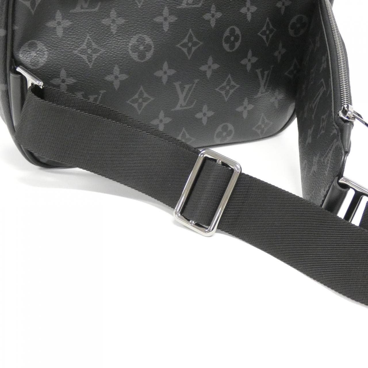 LOUIS VUITTON Monogram Eclipse 腰包 M42906 单肩包