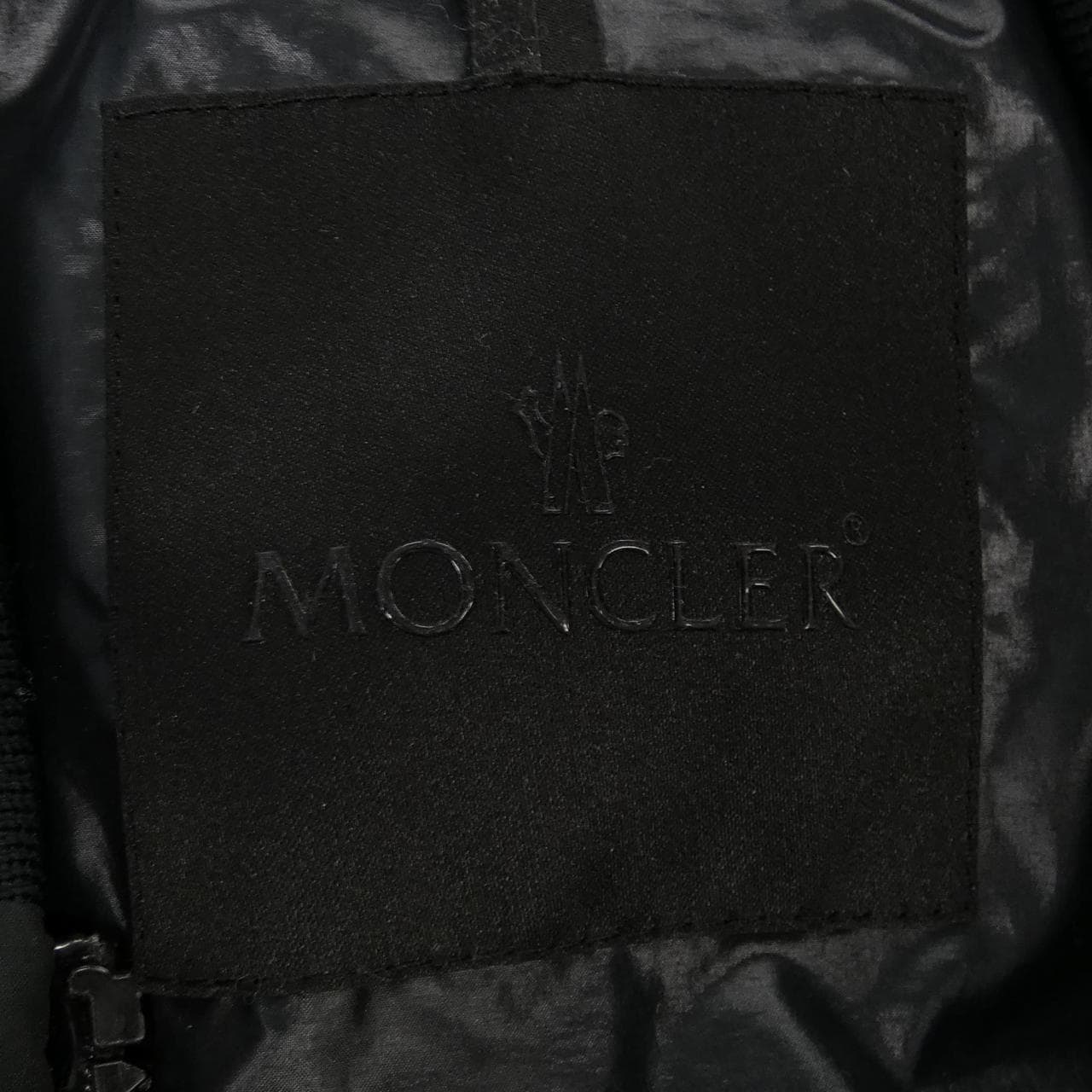 モンクレール MONCLER ダウンジャケット