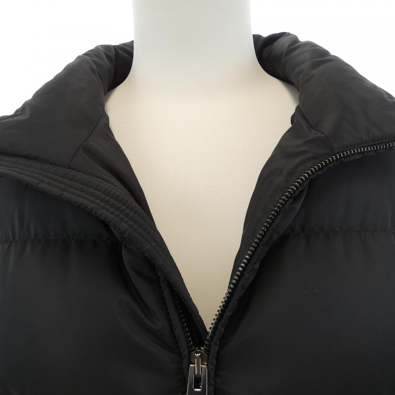 プラダ PRADA トライアングルロゴ SGY091 R132 106O ダウンジャケット