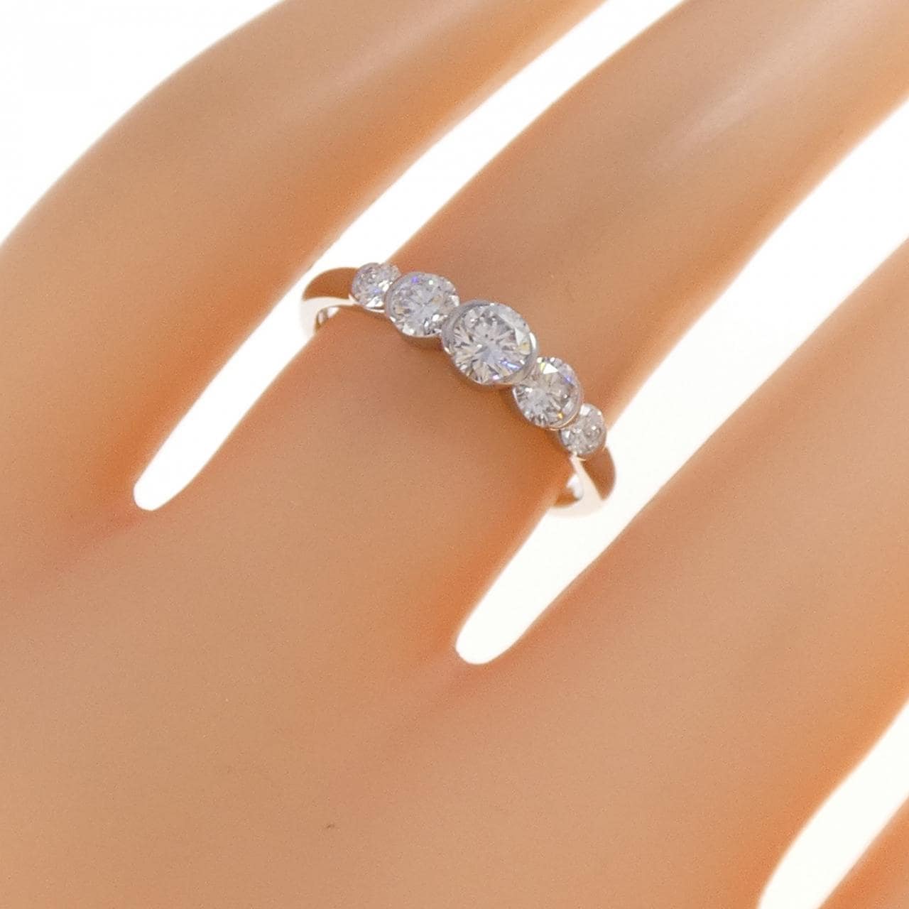 MONNICKENDAM分级环 0.64CT