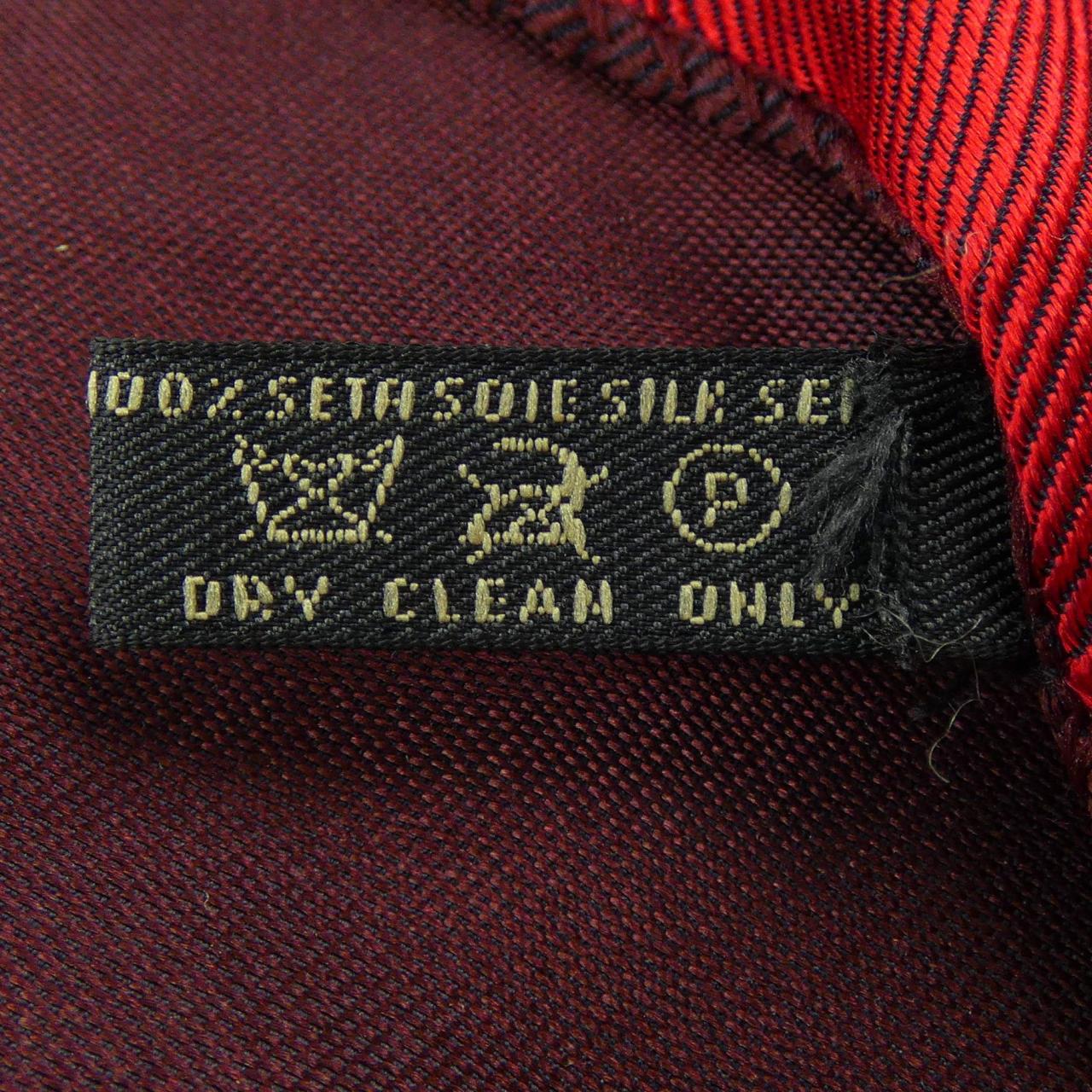 エルメネジルドゼニア Ermenegildo Zegna チーフ