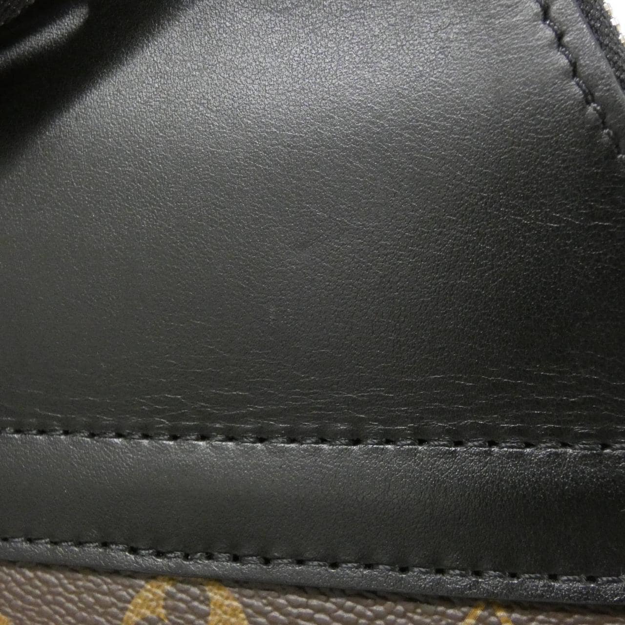 ルイヴィトン モノグラム マカサー アヴェニュー スリングバッグ M46327 ショルダーバッグ