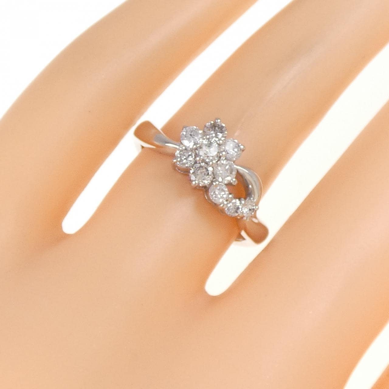 PT900 フラワー ダイヤモンド リング 0.50CT