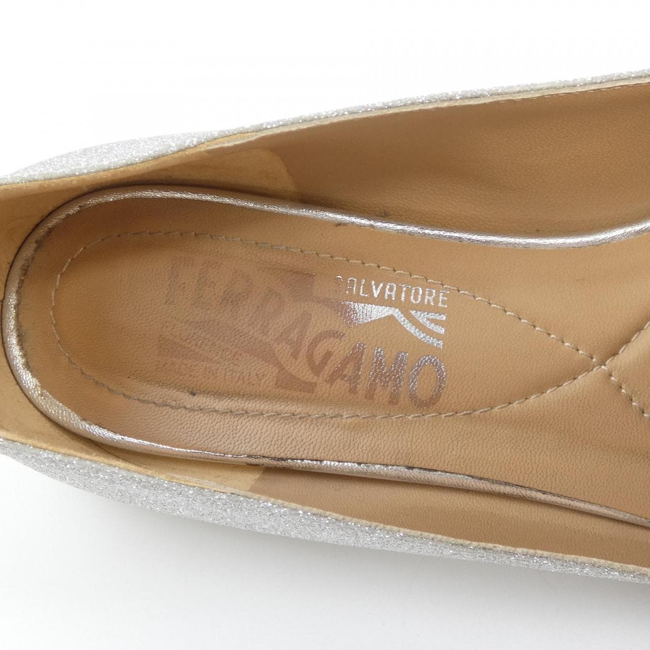 FERRAGAMO YW15804浅口鞋