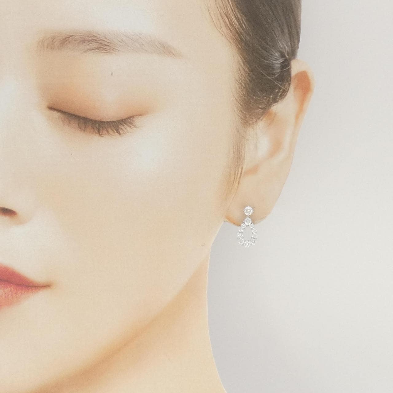 ハリーウィンストン ループ スモール ピアス 0.32CT