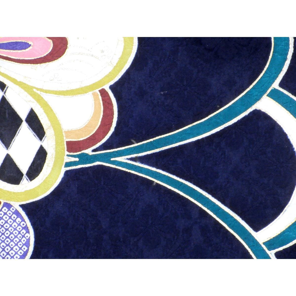 振袖　友禅金彩加工　刺繍入り