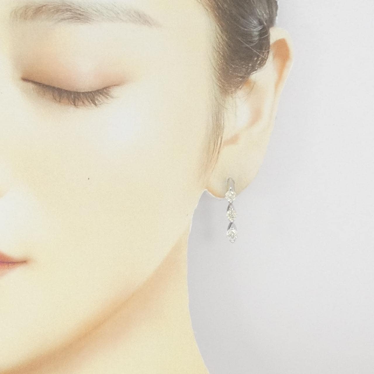 PT900 ダイヤモンド ピアス 2.194CT