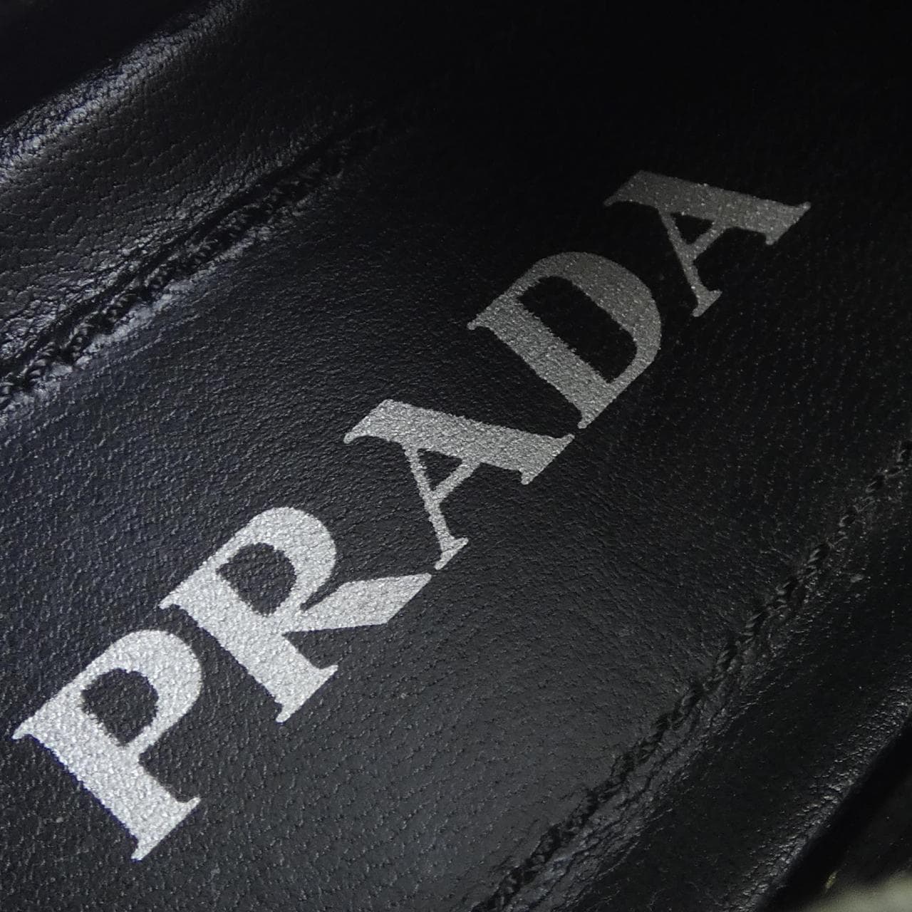 プラダ PRADA スニーカー