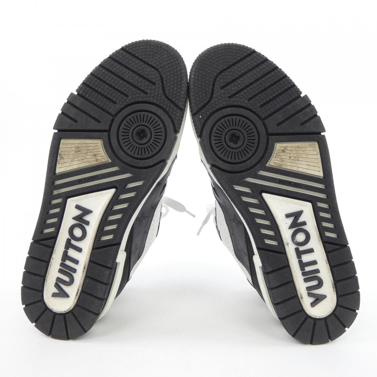 ルイヴィトン LOUIS VUITTON LVトレイナーライン スニーカー