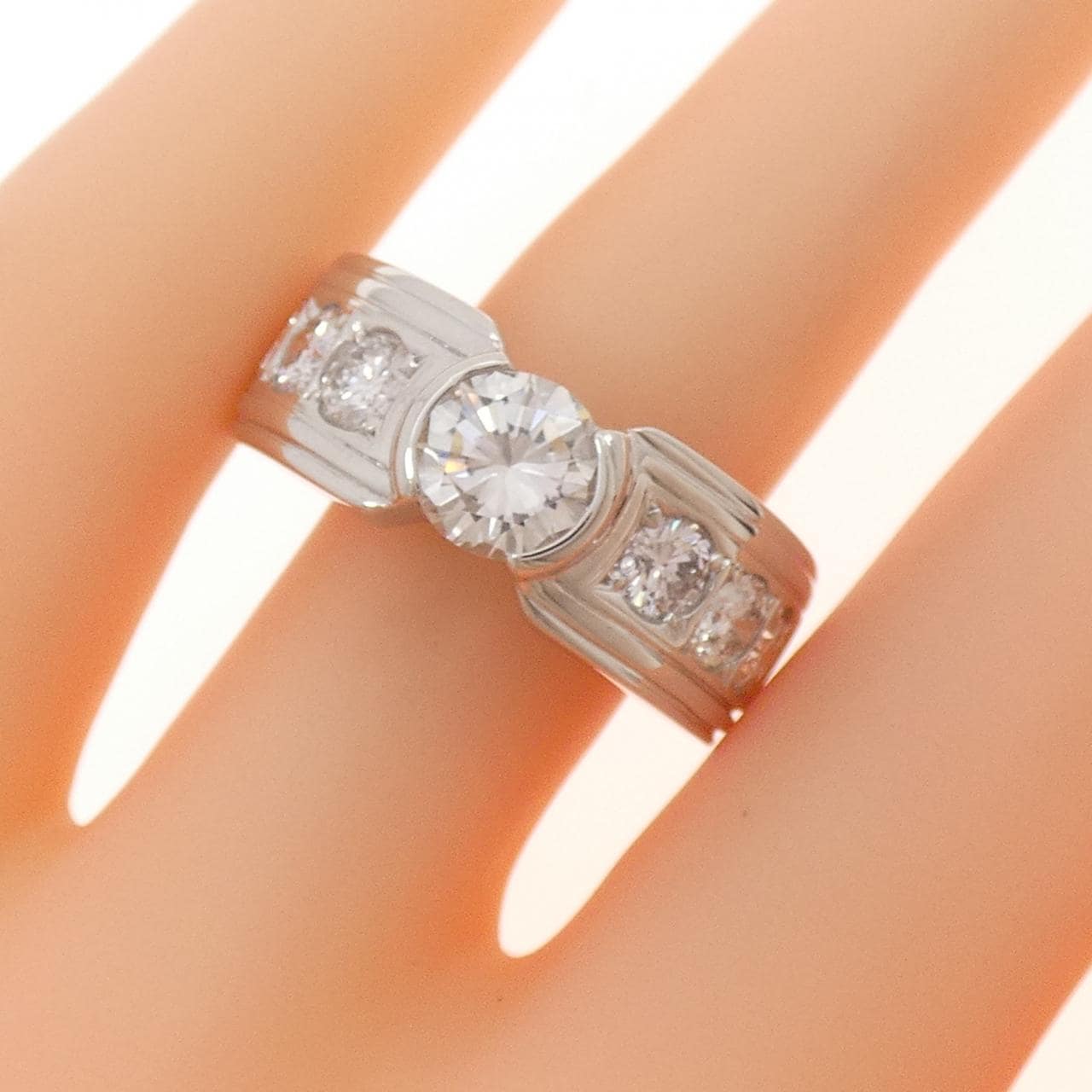 PT900 ダイヤモンド リング 0.983CT