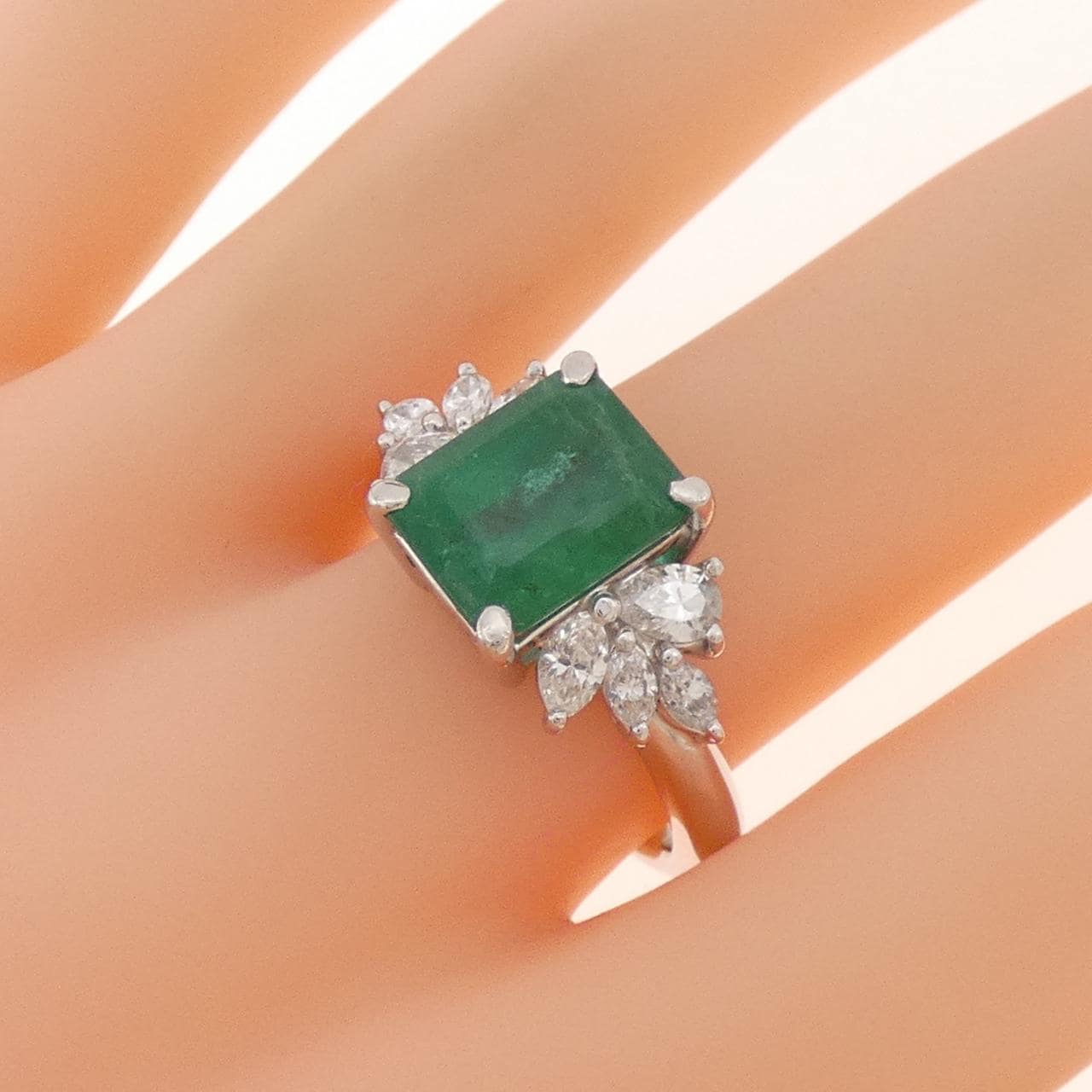 PT900 エメラルド リング 4.44CT