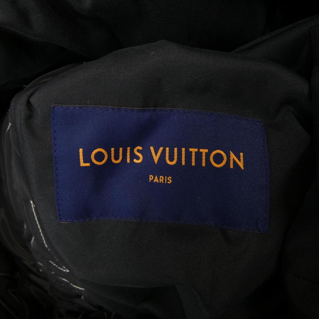 ルイヴィトン LOUIS VUITTON オールオーバーVUITTONスノーダウン HOB16ER29 ダウンジャケット
