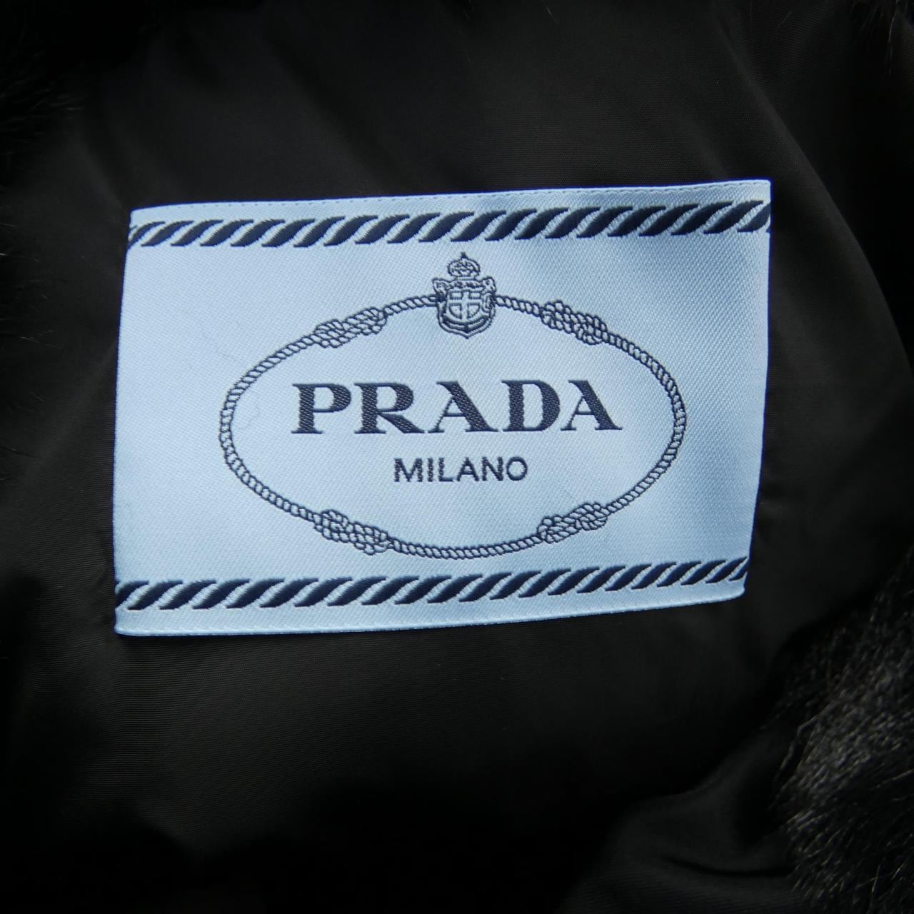 プラダ PRADA ダウンジャケット