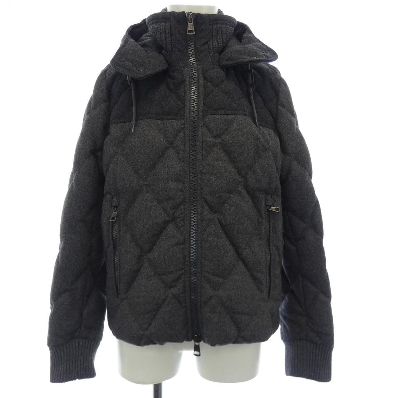 モンクレール MONCLER ダウンジャケット