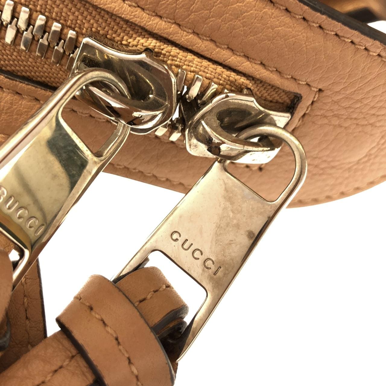 グッチ 370822 A88EN バッグ