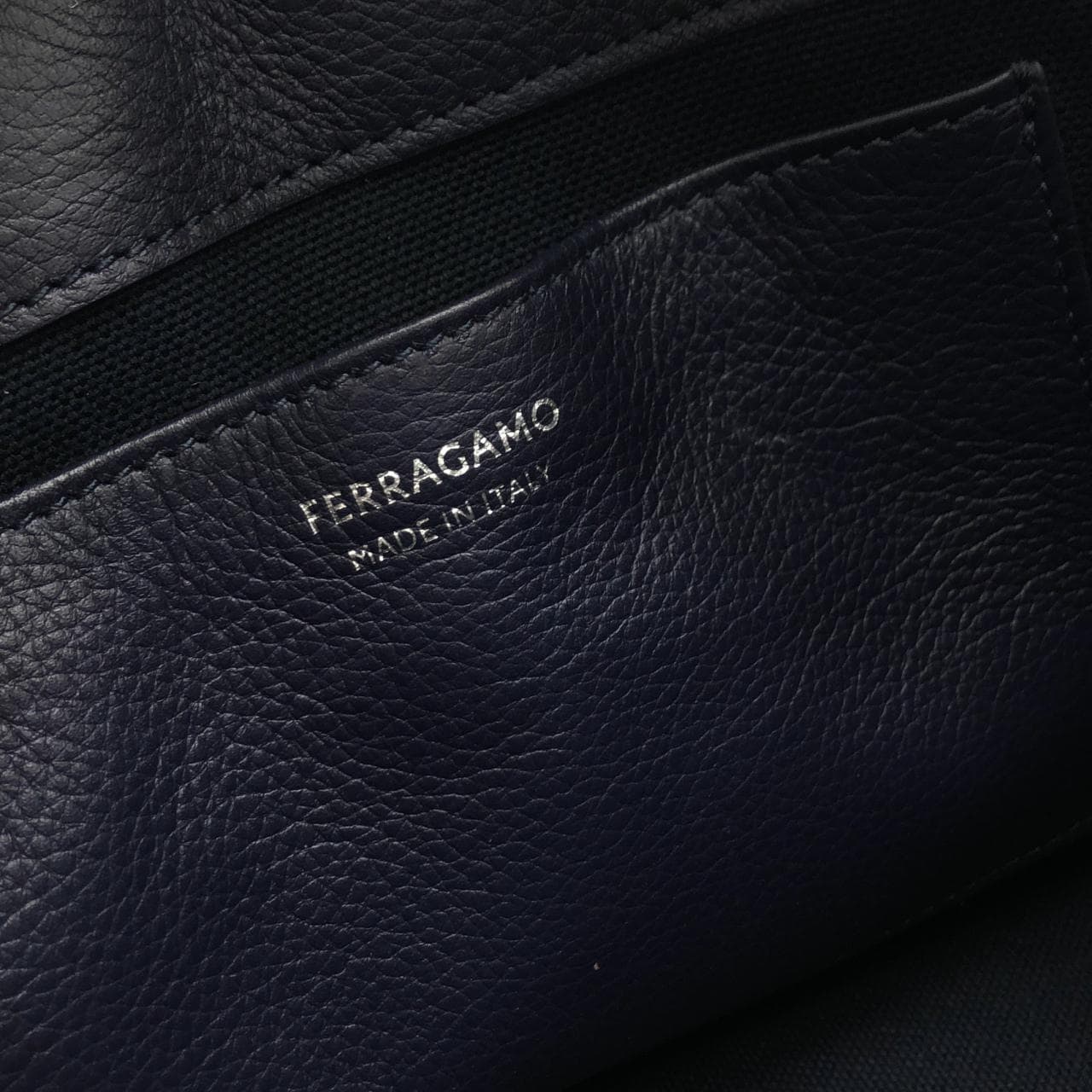 サルヴァトーレフェラガモ 24 1445 バッグ