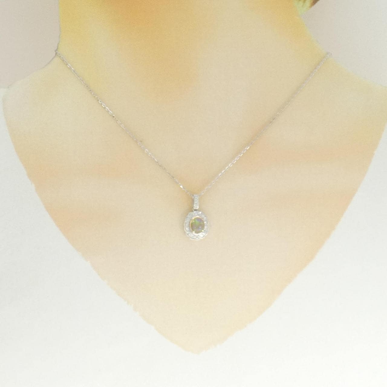K18WG オパール ネックレス 0.91CT
