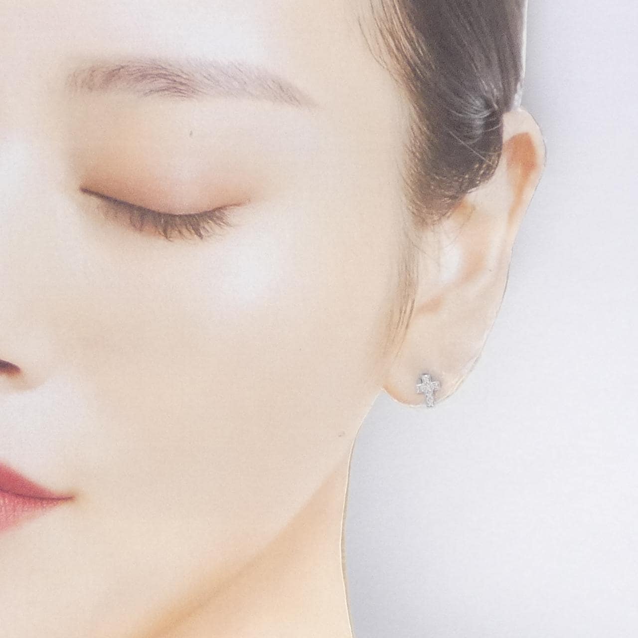 K18WG クロス ダイヤモンド ピアス 0.06CT