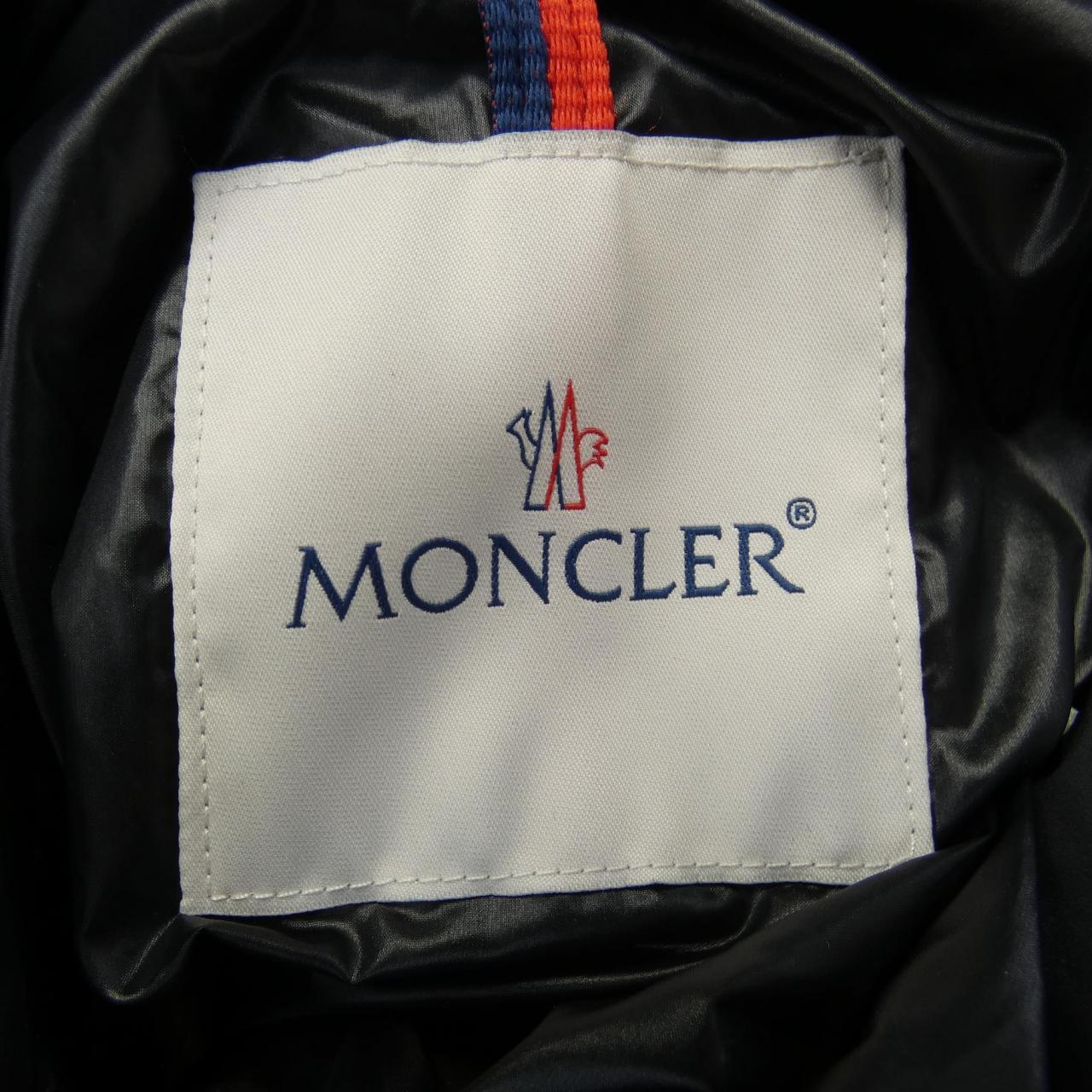 モンクレール MONCLER ダウンジャケット