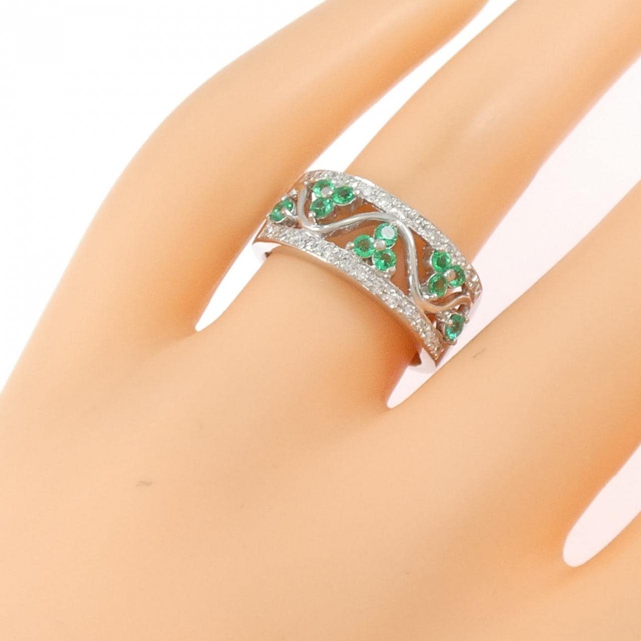 PT900 Emerald Ring 0.34CT
