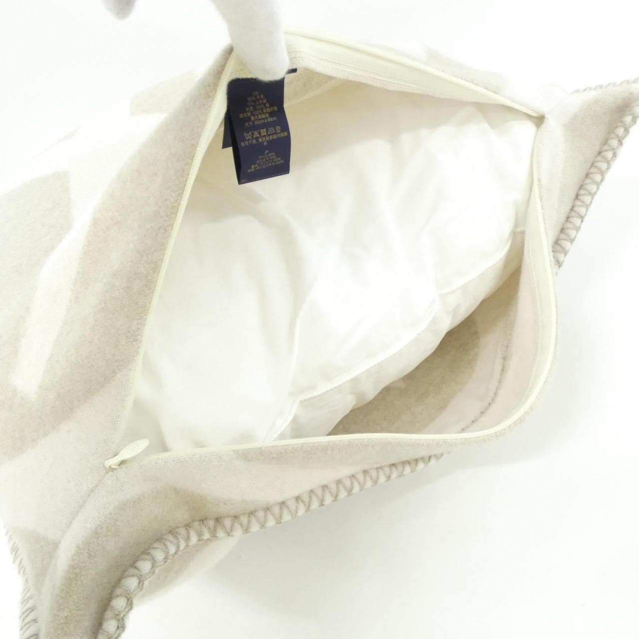 ルイヴィトン クッション LVメダリオン M79278 クッション