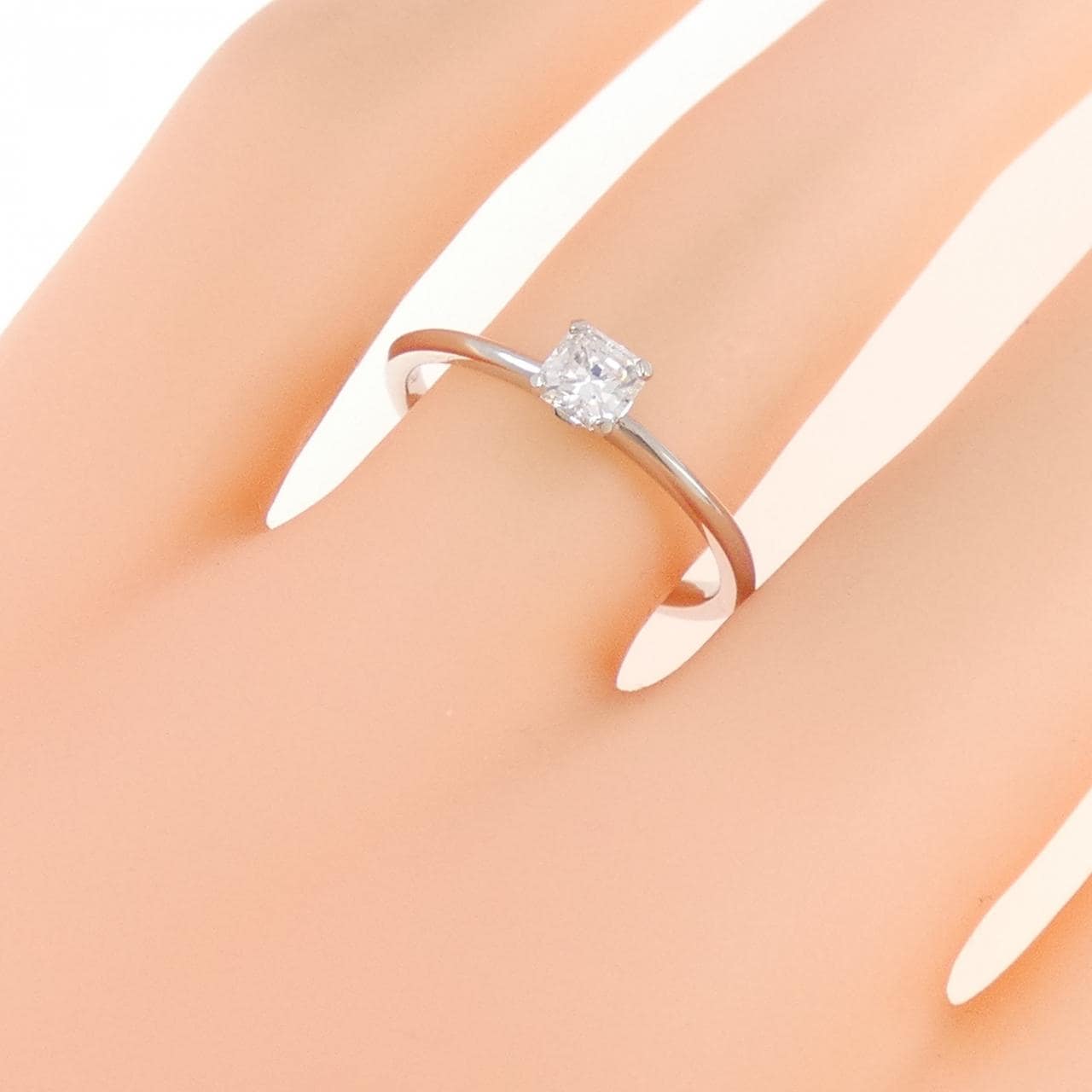 ティファニー トゥルー リング 0.26CT