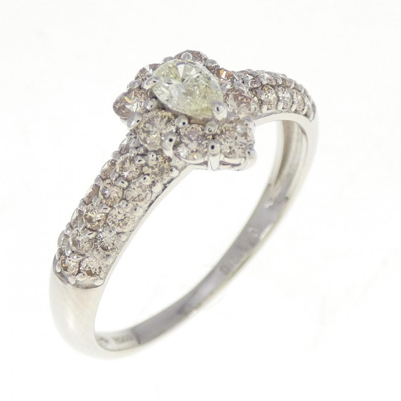 [BRAND NEW] PT Diamond Ring 0.70CT