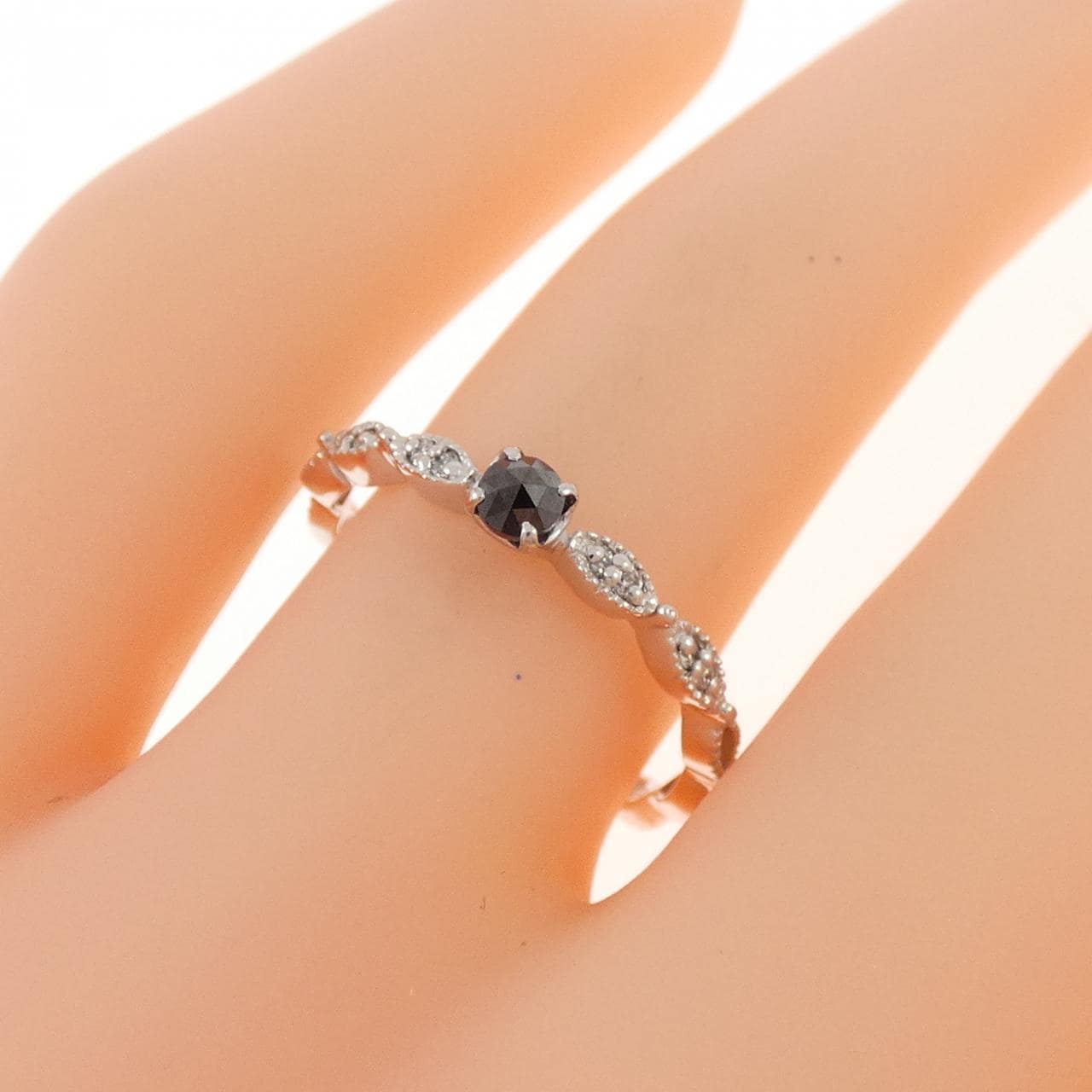 K18WG ダイヤモンド リング 0.11CT