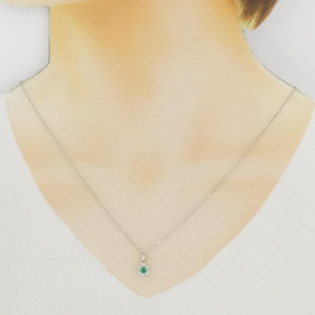 PT900/PT850 エメラルド ネックレス 0.13CT