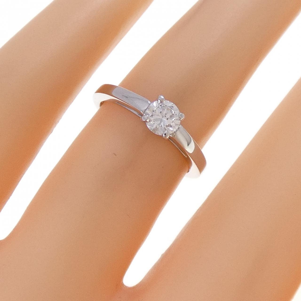 ブルガリ グリフ リング 0.317CT E VVS2