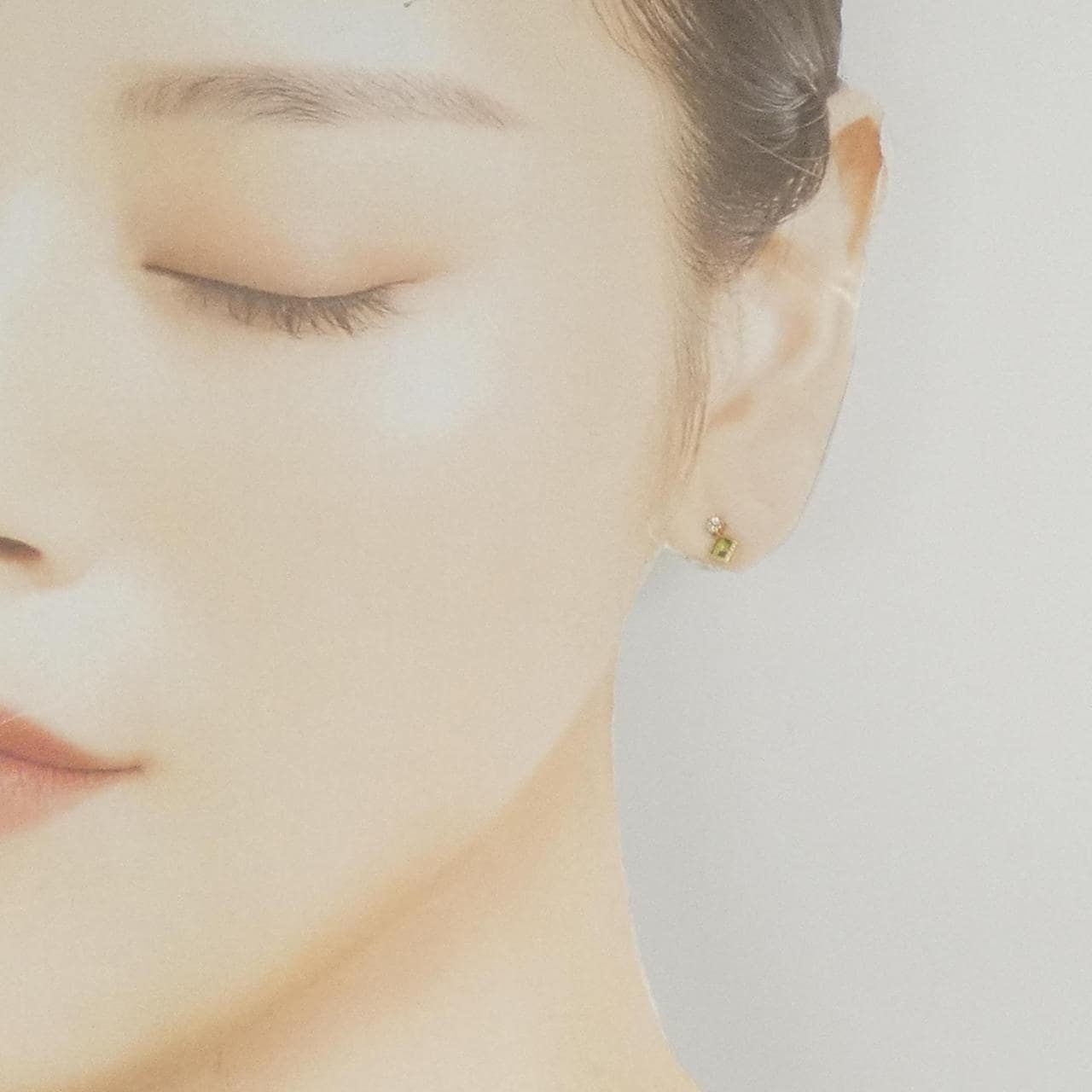 K10YG Peridot earrings
