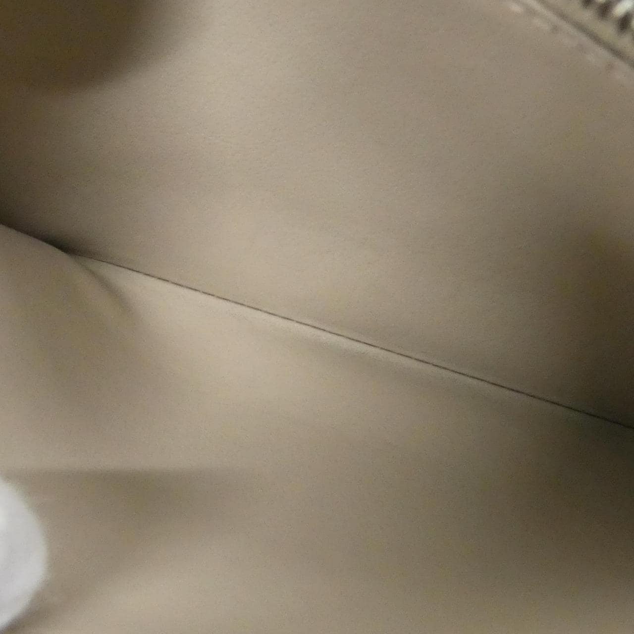 ルイヴィトン マヒナ ジッピー ウォレット M69821 財布