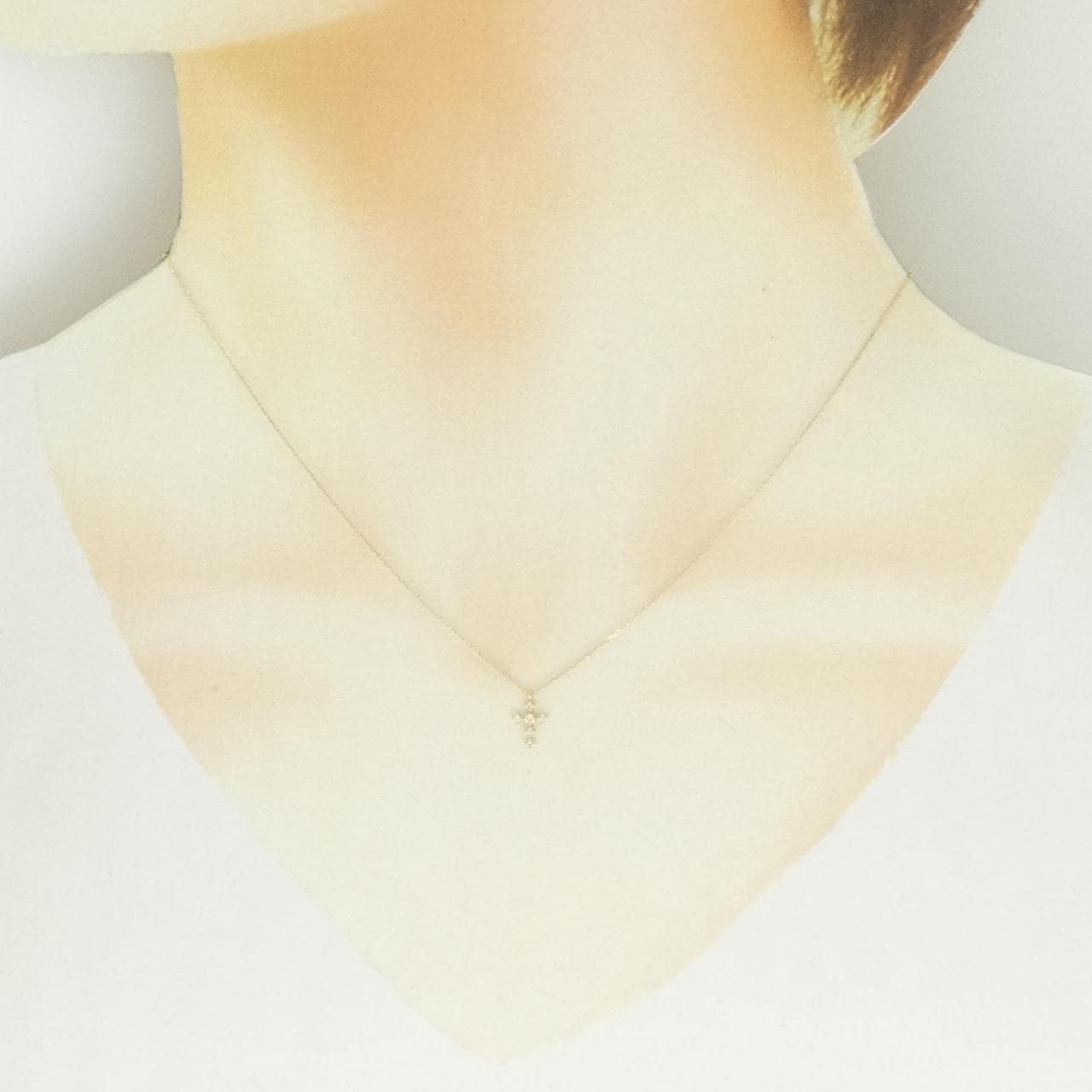 アーカー シェリークロス ネックレス 0.02CT