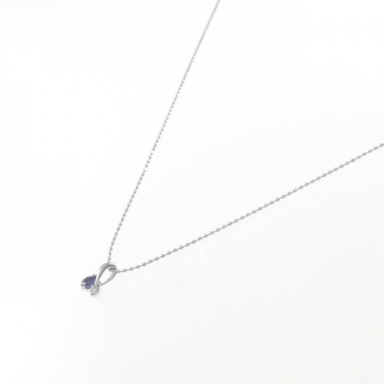 K18WG Tanzanite necklace