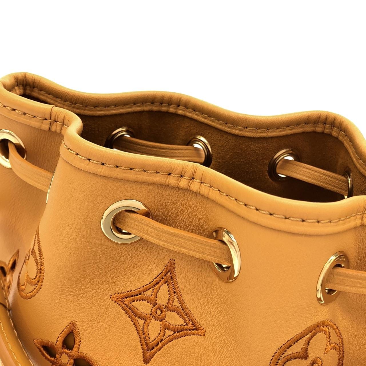 ルイヴィトン モノグラム LVブロデリー アングレース ナノ ノエ M82469 ショルダーバッグ