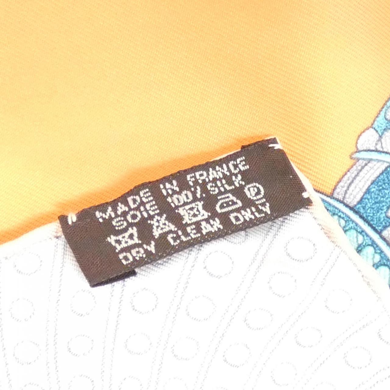 エルメス PARURES DE SAMOURAIS カレ スカーフ