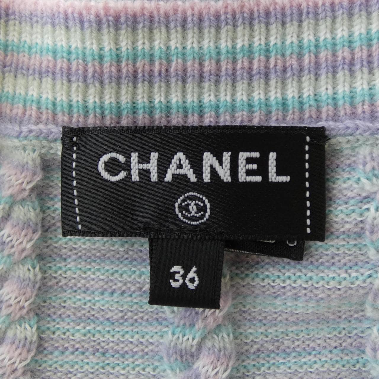 CHANEL LOOK50 P80182K11598 25B Cardigan