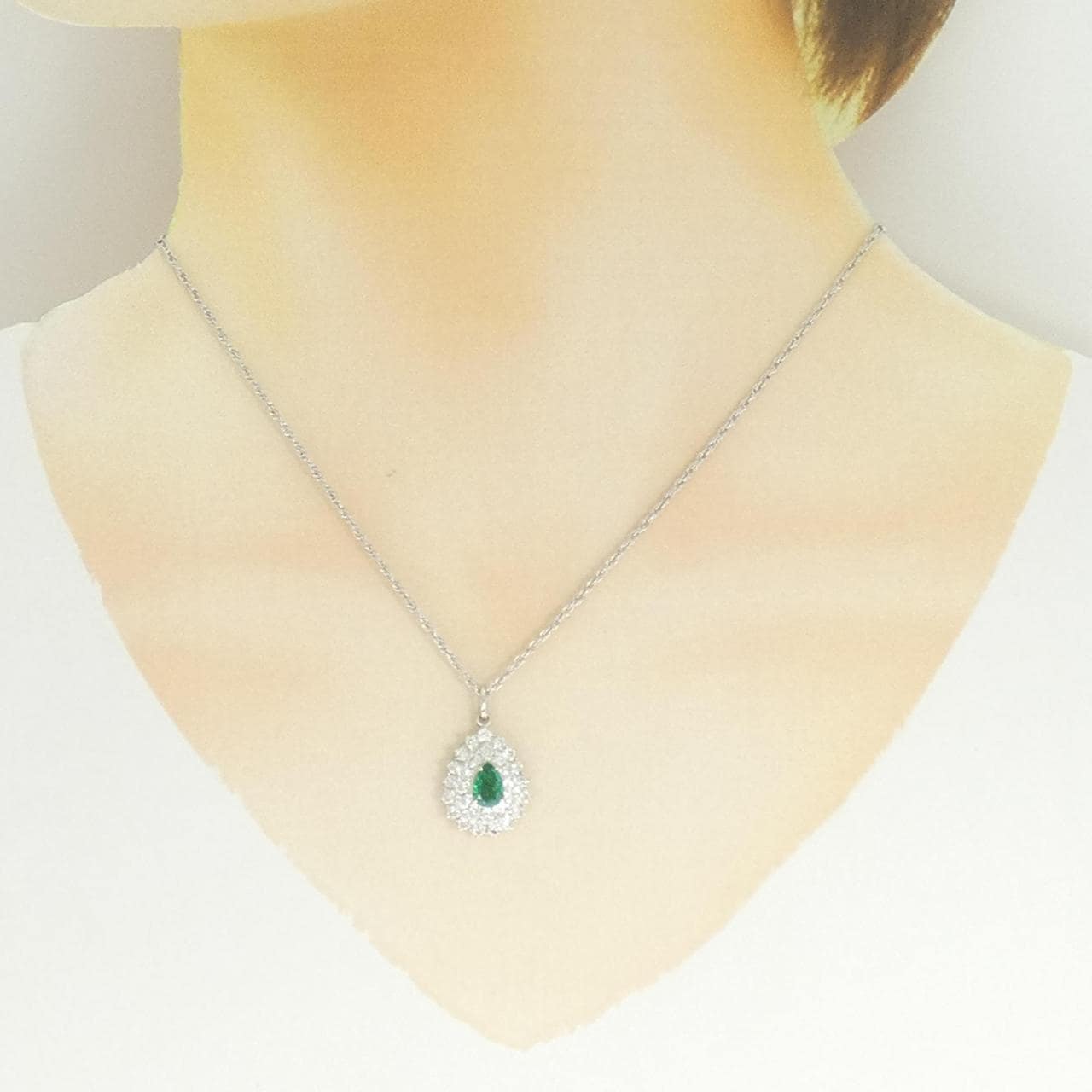PT900/PT850 エメラルド ネックレス 0.61CT