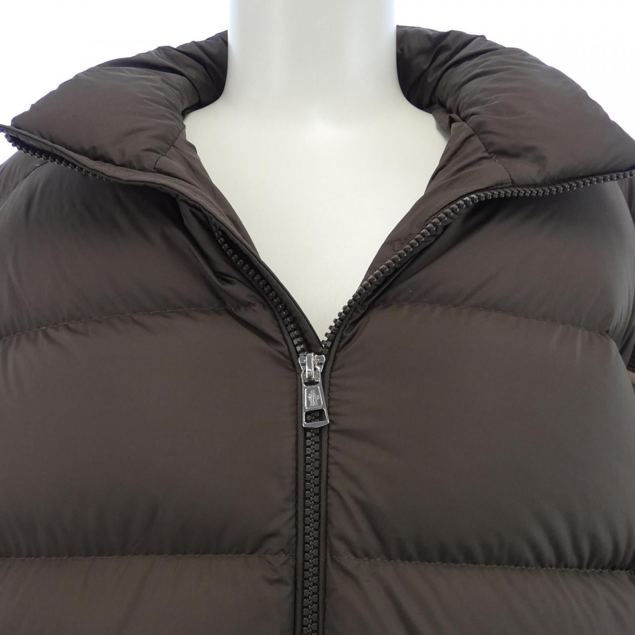 モンクレール MONCLER SOLAYAN ダウンジャケット