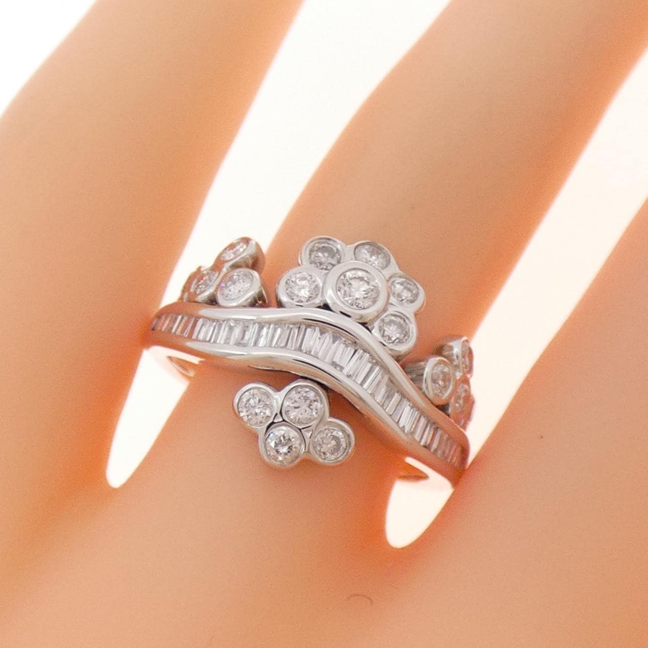 K18WG ダイヤモンド リング 0.96CT